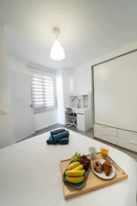 1 Room Atico Pedregalejo Малага Экстерьер фото