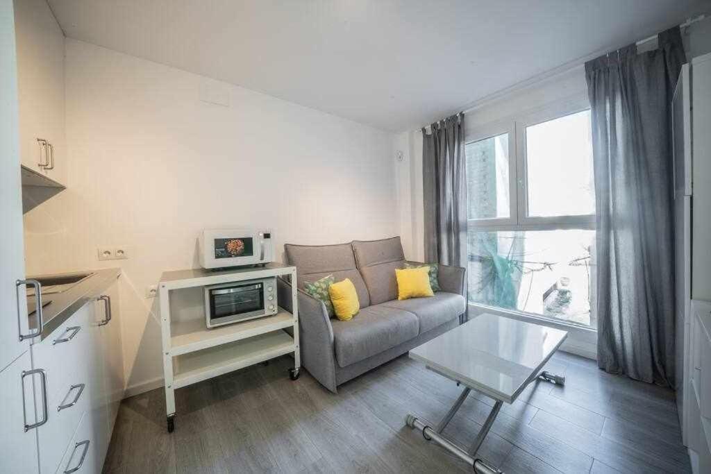 1 Room Atico Pedregalejo Малага Экстерьер фото
